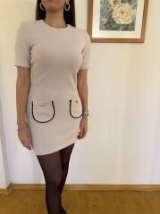 Chic Gold Cep Detaylı Krem Elbise