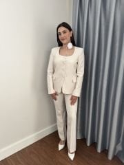 Yuvarlak Yaka Detaylı Ekru Takım